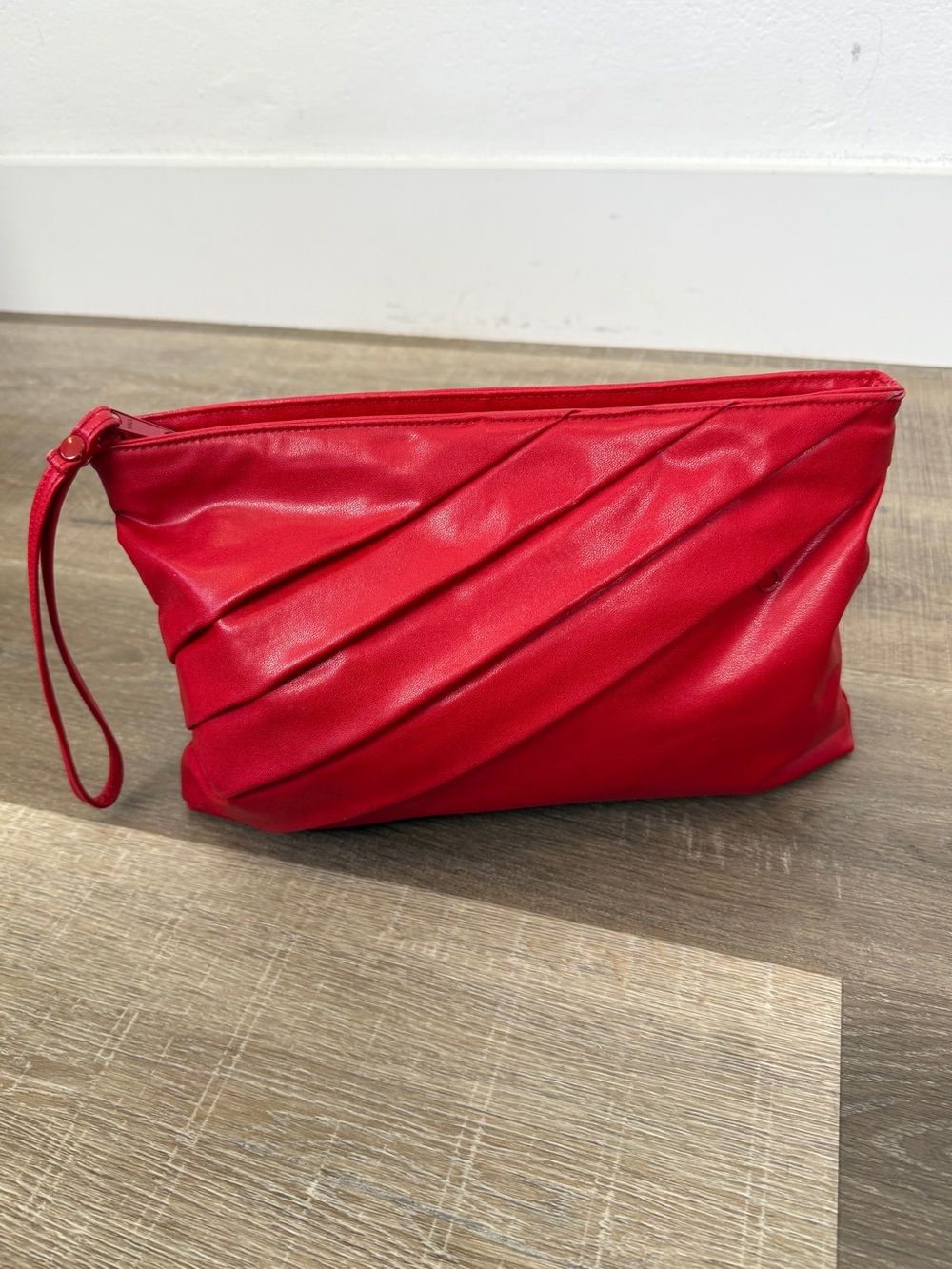Vintage Red Leather Pleated Wristlet Clutch